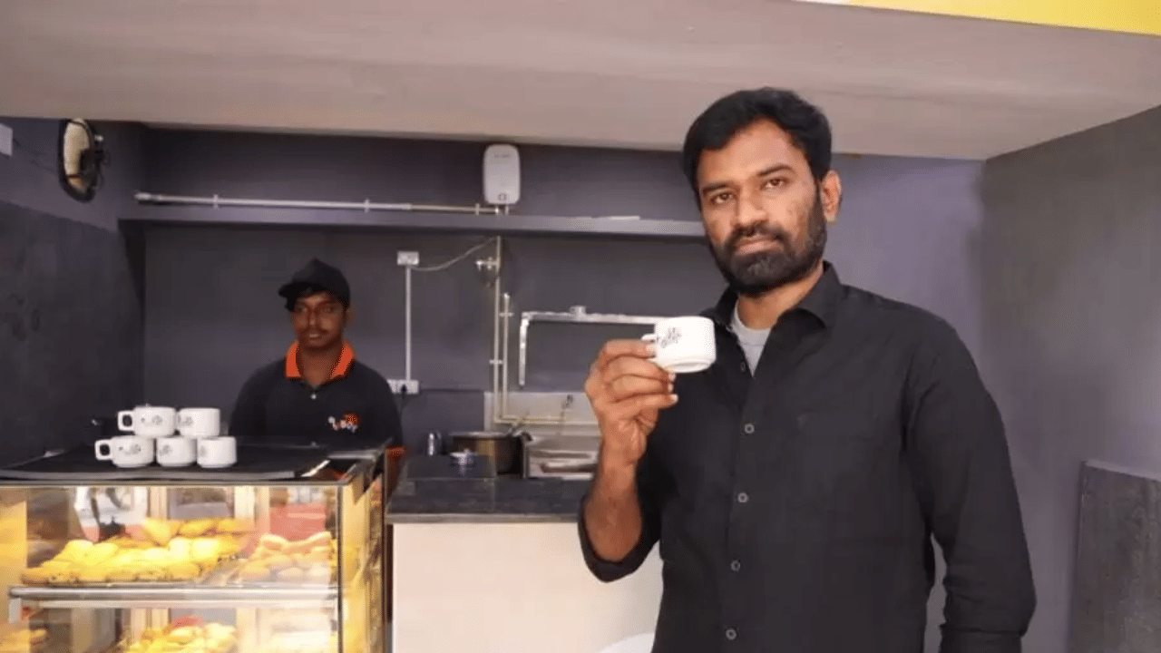 வெறும் ரூ.50 ஆயிரத்தில் தொடங்கிய நிறுவனம்… ரூ.7 கோடி டர்ன் ஓவர்… சென்னையின் பிரபல டீ பிராண்டை உருவாக்கிய இளைஞர் வெறும் ரூ.50 ஆயிரத்தில் தொடங்கிய நிறுவனம்… ரூ.7 கோடி டர்ன் ஓவர்… சென்னையின் பிரபல டீ பிராண்டை உருவாக்கிய இளைஞர்