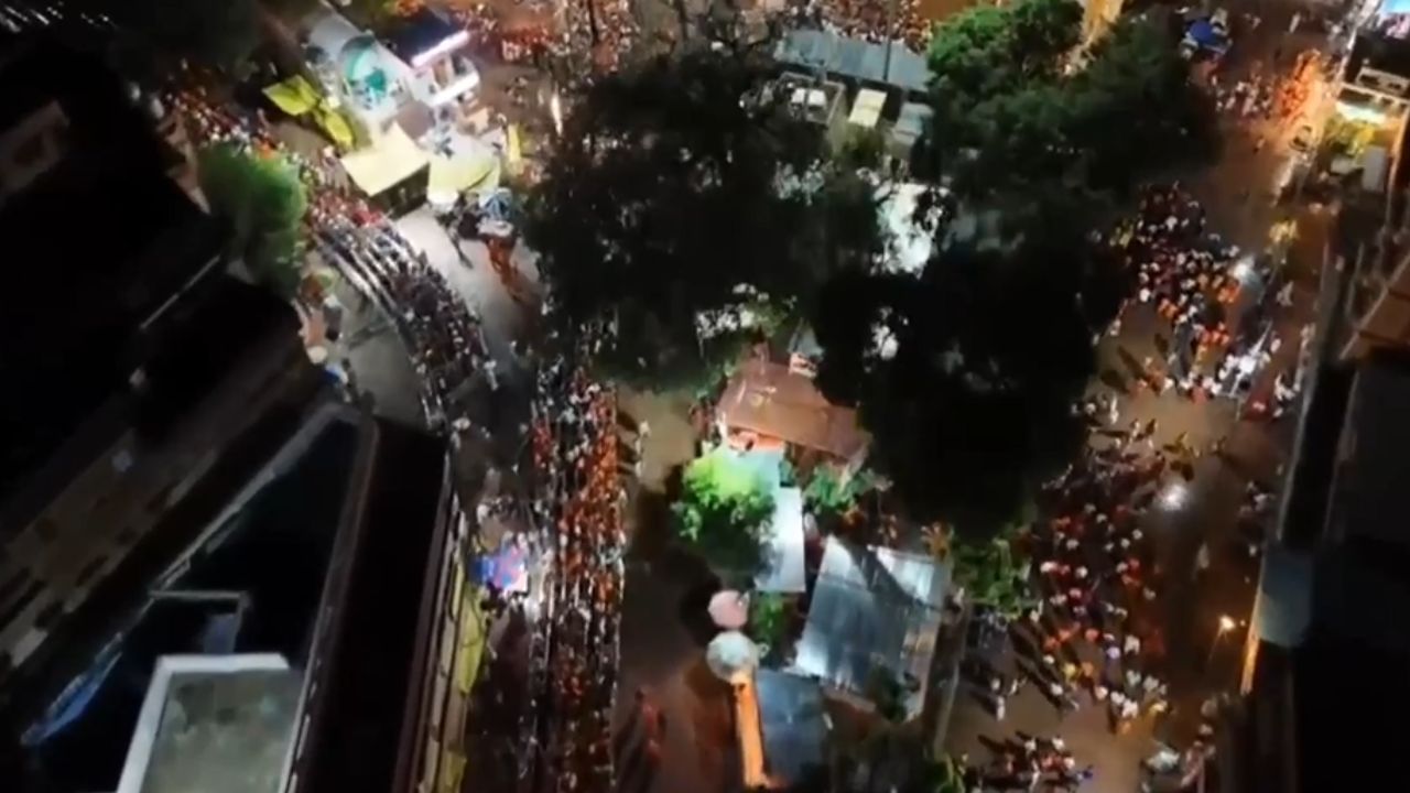 காசி விஸ்வநாதர் கோயில்.. திரண்ட பக்தர்கள்..