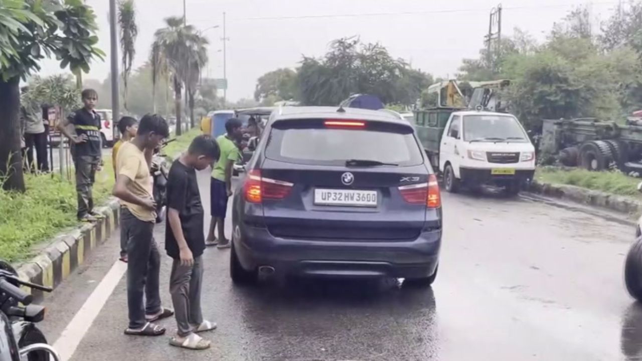 உபியில் படையெடுக்கும் பருவமழை.. தண்ணீரில் தத்தளிக்கும் முக்கிய நகரங்கள்..!