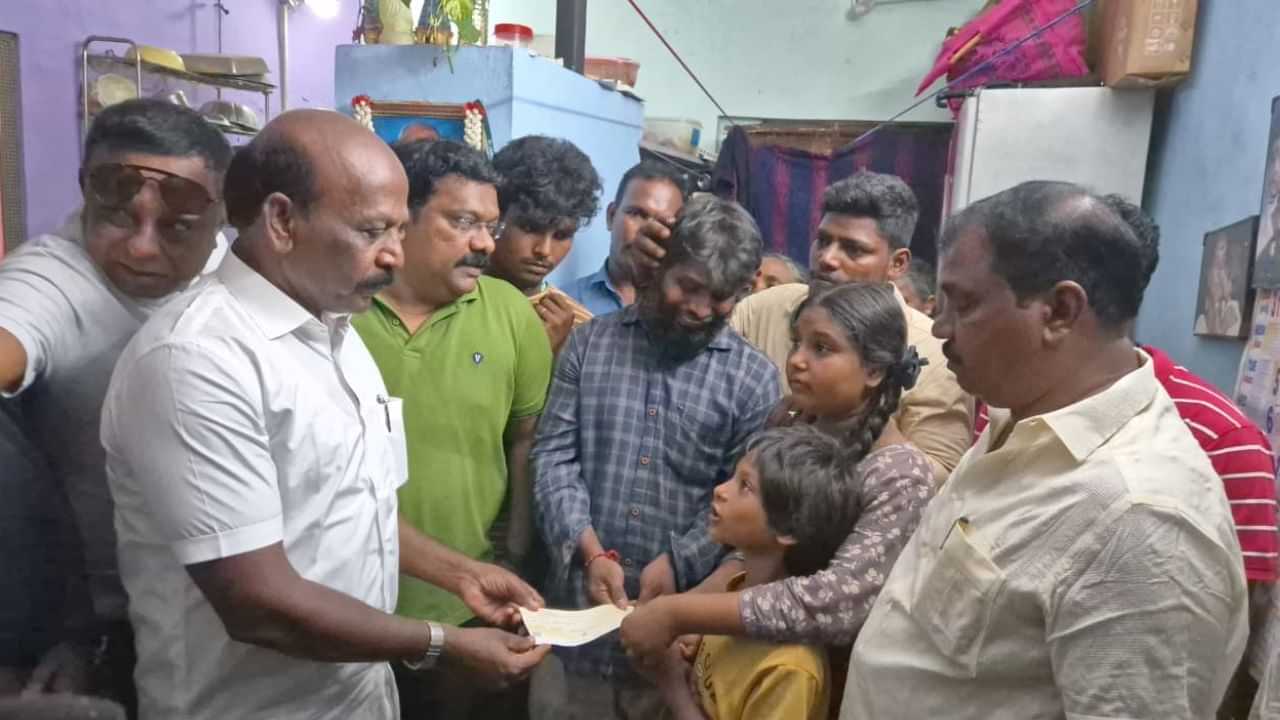 மின்சாரம் தாக்கி உயிரிழந்த தூய்மை பணியாளர்.. ரூ. 20 லட்சத்துக்கான காசோலை வழங்கிய அமைச்சர் மா. சுப்பிரமணியன்..