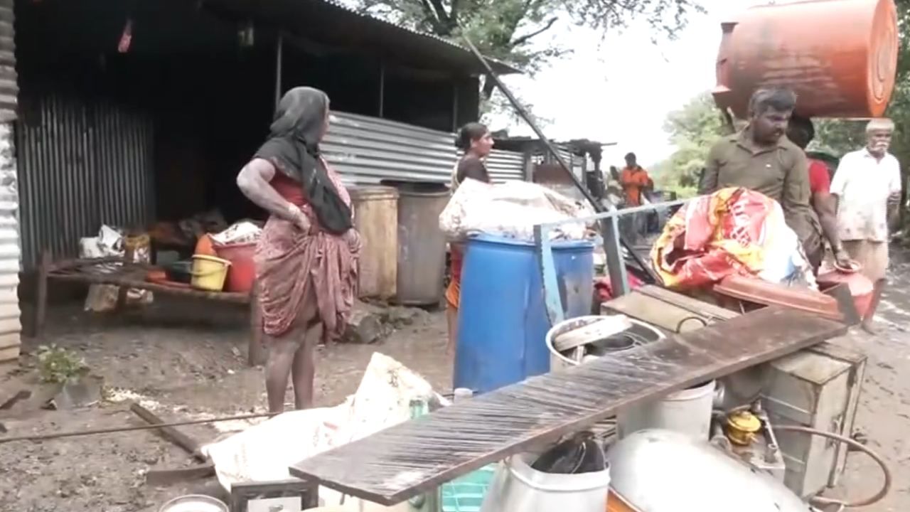 மகாராஷ்டிராவை புரட்டி எடுக்கும் வெள்ளம்.. முதலமைச்சர் தேவேந்திர ஃபட்னாவிஸ் எச்சரிக்கை!