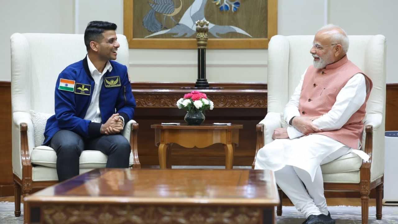 இந்தியாவின் முதல் மனித விண்வெளி பயணம்.. பிரதமர் மோடியை சந்தித்த சுபான்ஷு சுக்லா..
