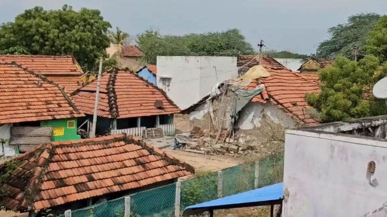 சிவகங்கை : கிராமத்தை காலி செய்த மக்கள்.. என்ன காரணம்?