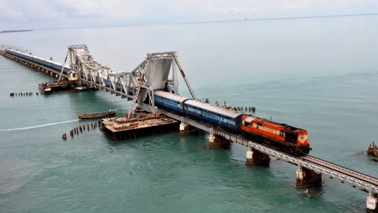 வரலாற்று சின்னம்.. அகற்றப்படும் பழைய பாம்பன் பாலம்.. டெண்டர் அறிவிப்பு! வரலாற்று சின்னம்.. அகற்றப்படும் பழைய பாம்பன் பாலம்.. டெண்டர் அறிவிப்பு!