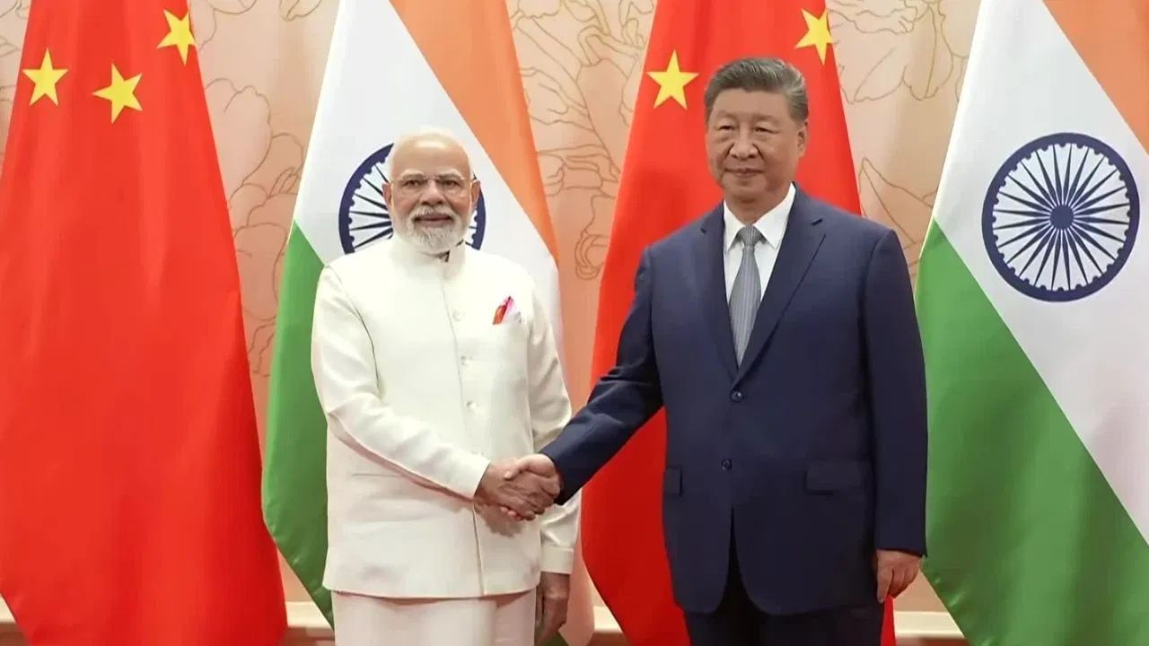 SCO Summit 2025: 7 வருடங்களுக்கு பிறகு.. சீன அதிபரை சந்தித்த பிரதமர் மோடி.. முக்கியத்துவம் என்ன? SCO Summit 2025: 7 வருடங்களுக்கு பிறகு.. சீன அதிபரை சந்தித்த பிரதமர் மோடி.. முக்கியத்துவம் என்ன?