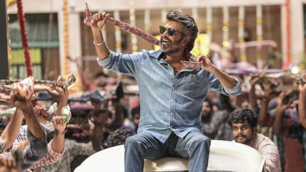 திரையரங்குகளில் வெளியானது சூப்பர் ஸ்டார் ரஜினிகாந்தின் கூலி படம்… FDFS பார்க்க வந்த பிரபலங்கள்!