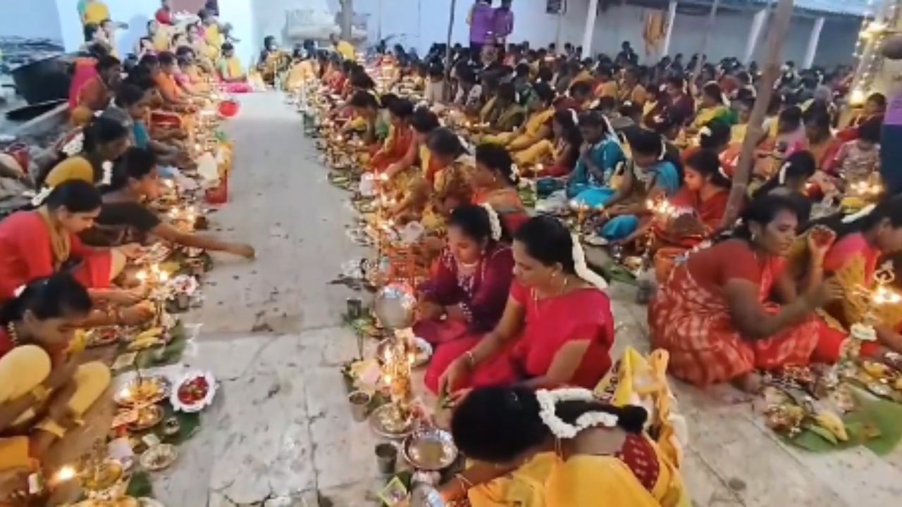 ராமநாதபுரம் செல்லியம்மன் கோயிலில் சிறப்பு பூஜை.. திரளான பக்தர்கள் பங்கேற்பு