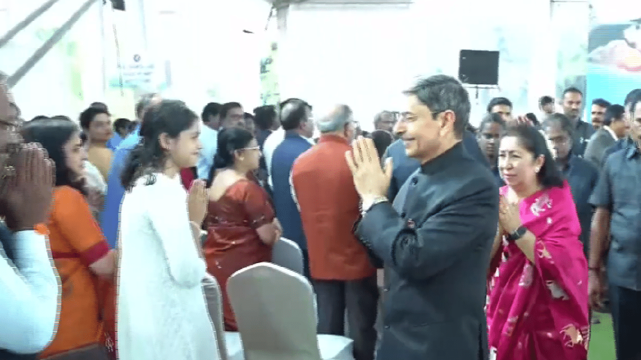 ஆளுநர் ஆர்.என்.ரவியின் தேநீர் விருந்து முக்கிய பிரமுகர்கள் பங்கேற்பு