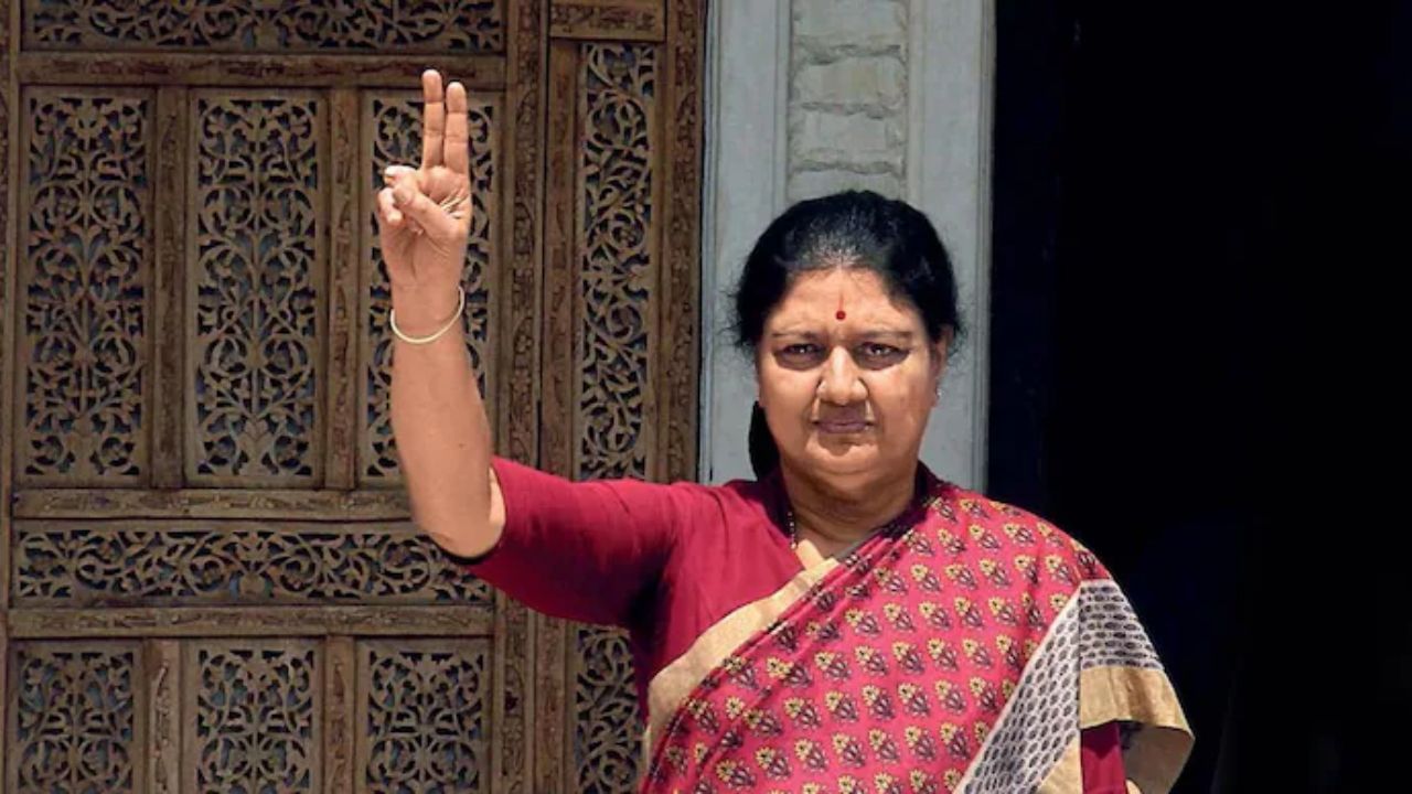 ’நடந்தவை நடந்தவையாக இருக்கட்டும்.. அதிமுக ஒன்றிணையனும்’ சசிகலா சொன்ன விஷயம்! ’நடந்தவை நடந்தவையாக இருக்கட்டும்.. அதிமுக ஒன்றிணையனும்’ சசிகலா சொன்ன விஷயம்!