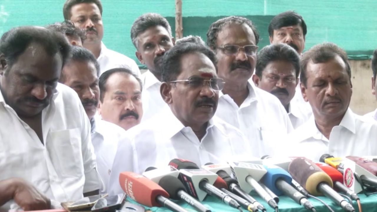 மதுரை மாநகராட்சி வரி முறைகேட்டை திசை திருப்ப முயற்சி - செல்லூர் ராஜூ!