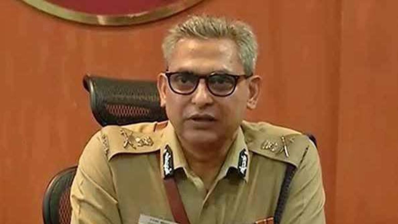 ஓய்வு பெறும் டிஜிபி சங்கர் ஜிவால்.. புதிய பொறுப்பு வழங்க திட்டம்.. அடுத்த டிஜிபி யார்? ஓய்வு பெறும் டிஜிபி சங்கர் ஜிவால்.. புதிய பொறுப்பு வழங்க திட்டம்.. அடுத்த டிஜிபி யார்?