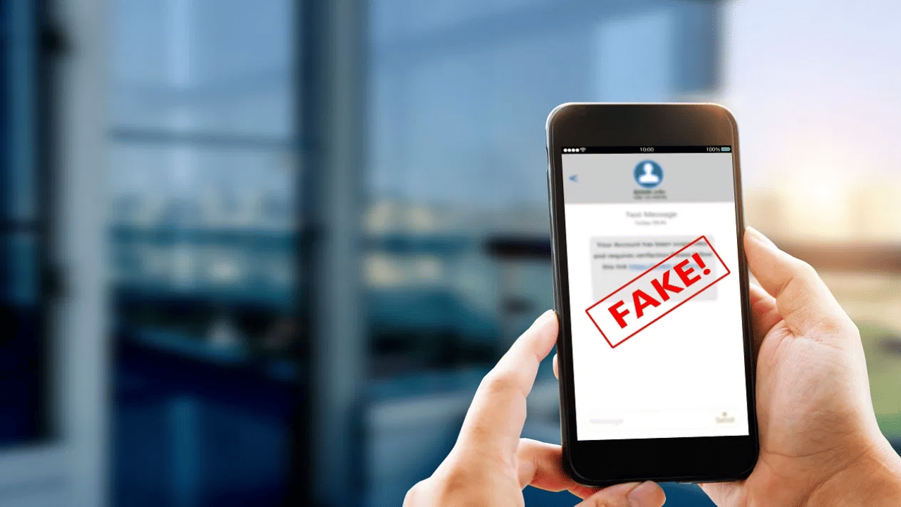 மெசேஜில் வரும் S,G,P,T - இந்த எழுத்துகளுக்கு அர்த்தம் தெரியுமா? மோசடிகளை தவிர்க்கலாம்