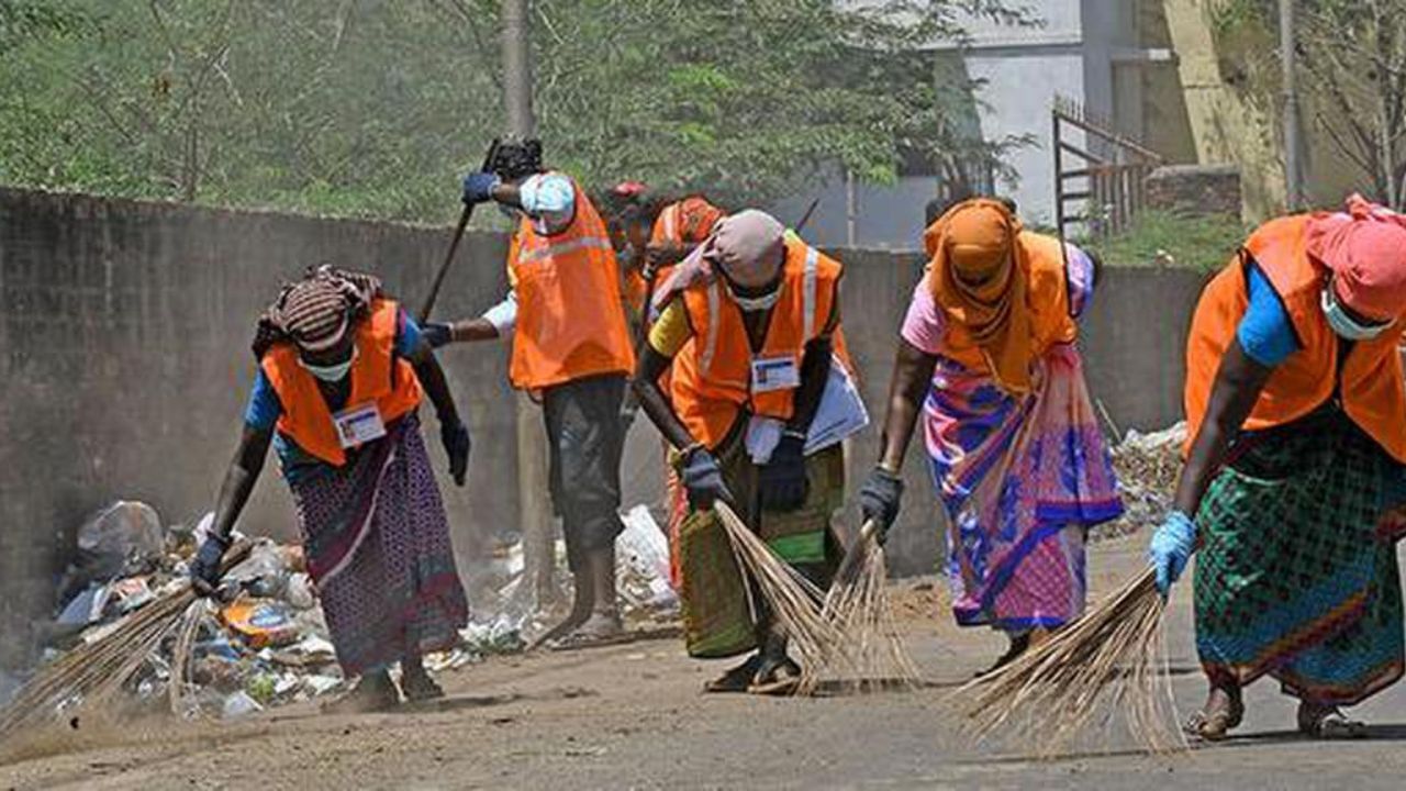 தூய்மை பணியாளர்களுக்கு குட் நியூஸ்.. ஆட்சியர்களுக்கு உத்தரவு.. தமிழக அரசு அறிவிப்பு! தூய்மை பணியாளர்களுக்கு குட் நியூஸ்.. ஆட்சியர்களுக்கு உத்தரவு.. தமிழக அரசு அறிவிப்பு!