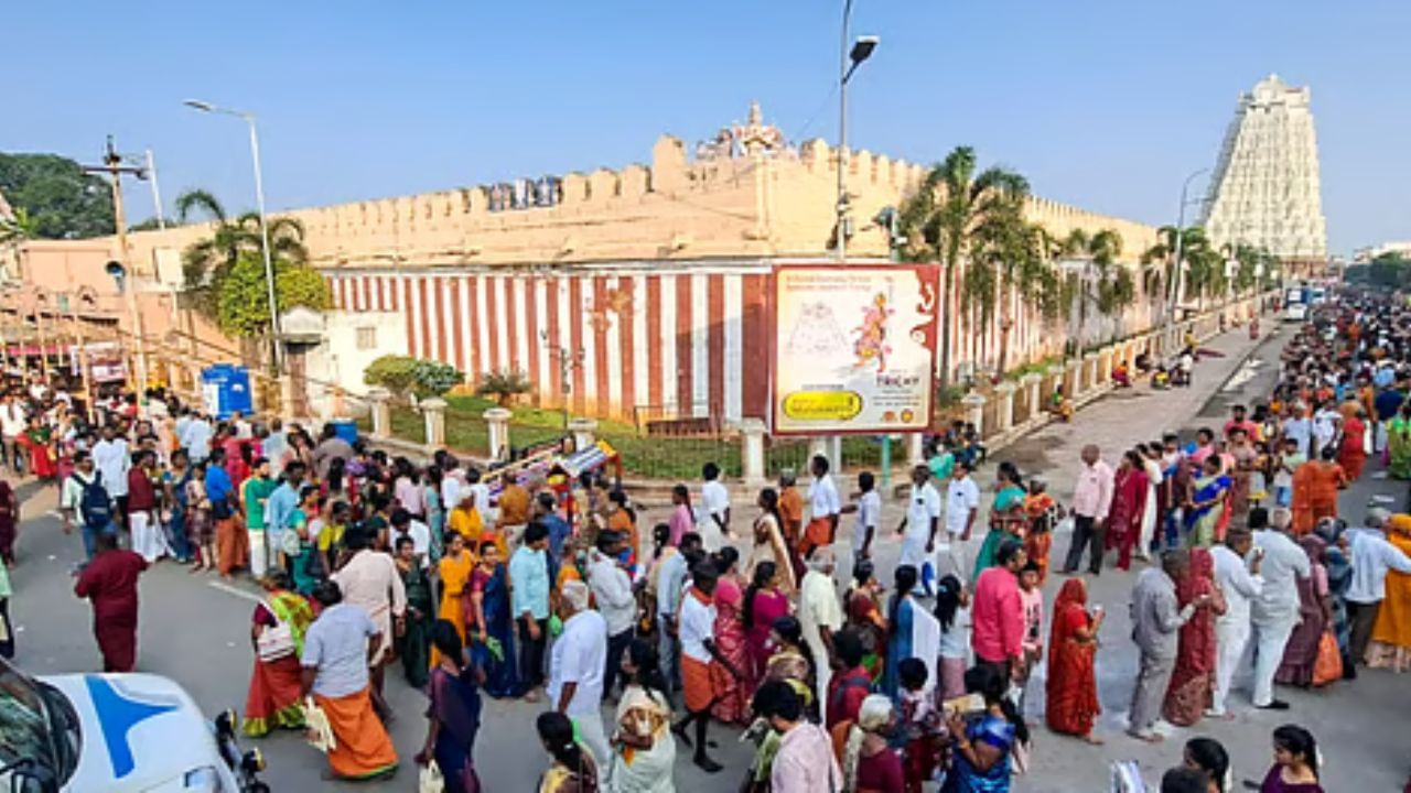 கோயில்களில் இனி இந்த பொருட்களுக்கு தடை.. பக்தர்களே நோட் பண்ணுங்க.. அறநிலையத்துறை அறிவிப்பு!