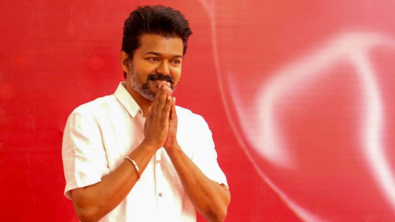 ’மாநிலம் அதிர மாநாட்டிற்கு தயாராகுவோம்’ தவெக தொண்டர்களுக்கு விஜய் அழைப்பு! ’மாநிலம் அதிர மாநாட்டிற்கு தயாராகுவோம்’ தவெக தொண்டர்களுக்கு விஜய் அழைப்பு!