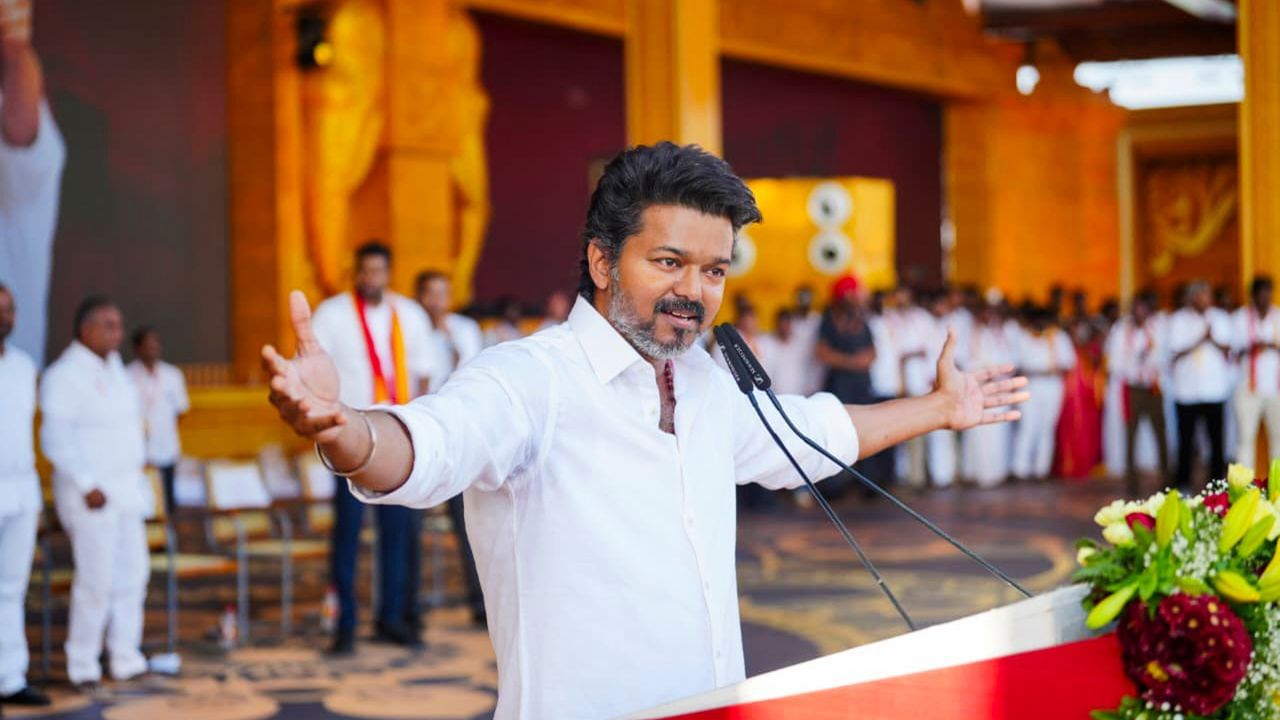 விஜயின் அடுத்த மூவ்.. தமிழகம் முழுவதும் சுற்றுப் பயணம்.. வெளியான முக்கிய தகவல்