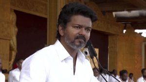 மு.க.ஸ்டாலின் அங்கிள்…  பெண்களுக்கு ரூ.1000 கொடுத்தால் போதுமா?… – முதல்வர் மீது விஜய் கடும் விமர்சனம்