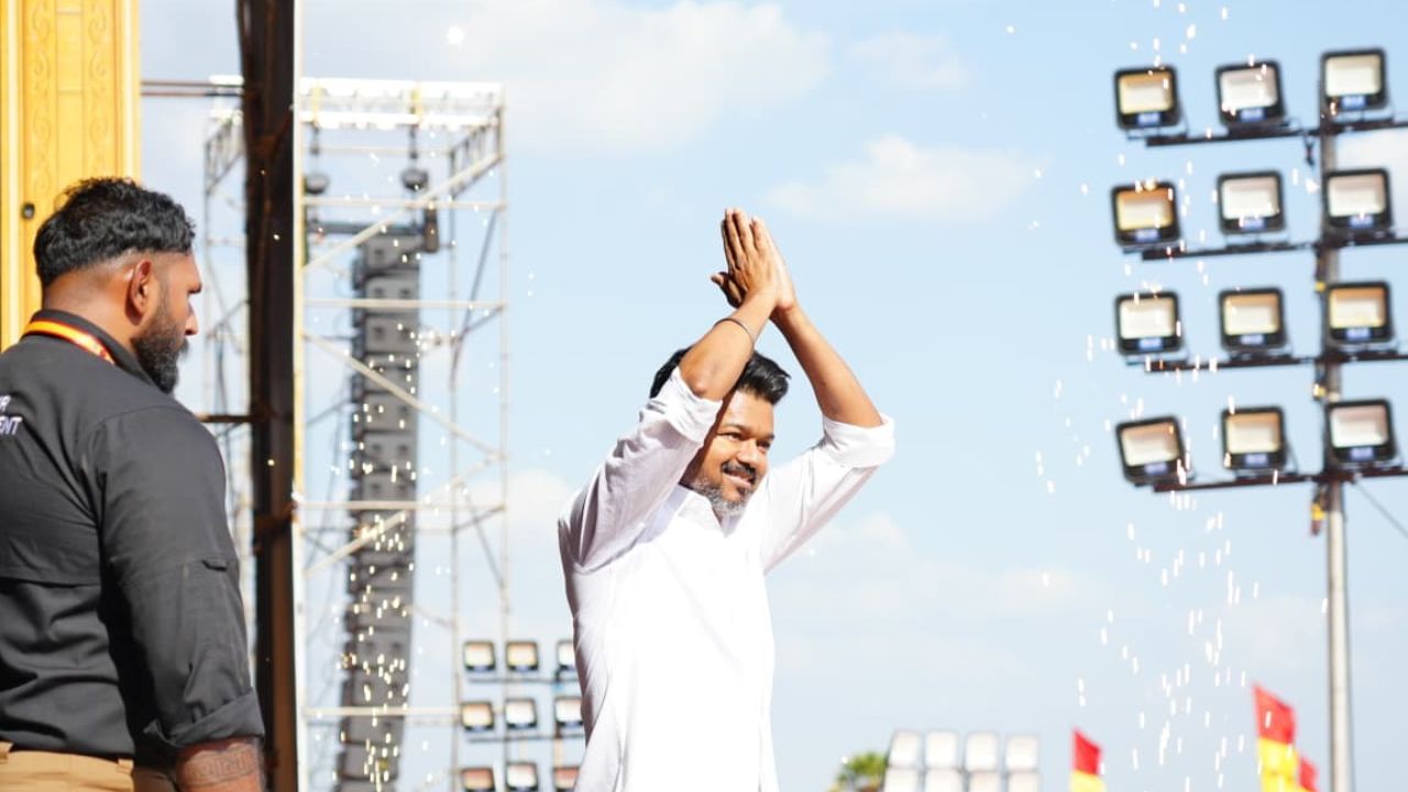 திக்குமுக்காடச் செய்த மதுரை மாநாடு – த.வெ.க தலைவர் விஜய் அறிக்கை.. திக்குமுக்காடச் செய்த மதுரை மாநாடு – த.வெ.க தலைவர் விஜய் அறிக்கை..