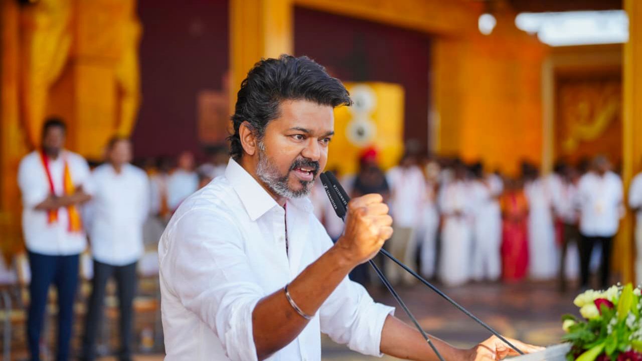 அமெரிக்காவின் 50% வரி விதிப்பு.. வேலை இழக்கும் அபாயம்.. 11 கோரிக்கைகள் முன்வைத்த தலைவர் விஜய்..