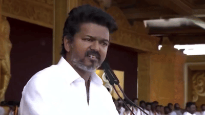 நேரா ஷூட்டிங்கில் இருந்து வருவாராம்; தவெக மாநாட்டில் விஜய் பேச்சு நேரா ஷூட்டிங்கில் இருந்து வருவாராம்; தவெக மாநாட்டில் விஜய் பேச்சு