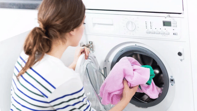 துணிகள் பளபளப்பாக இருக்க வேண்டுமா? வினிகரை டிரை பண்ணி பாருங்க!