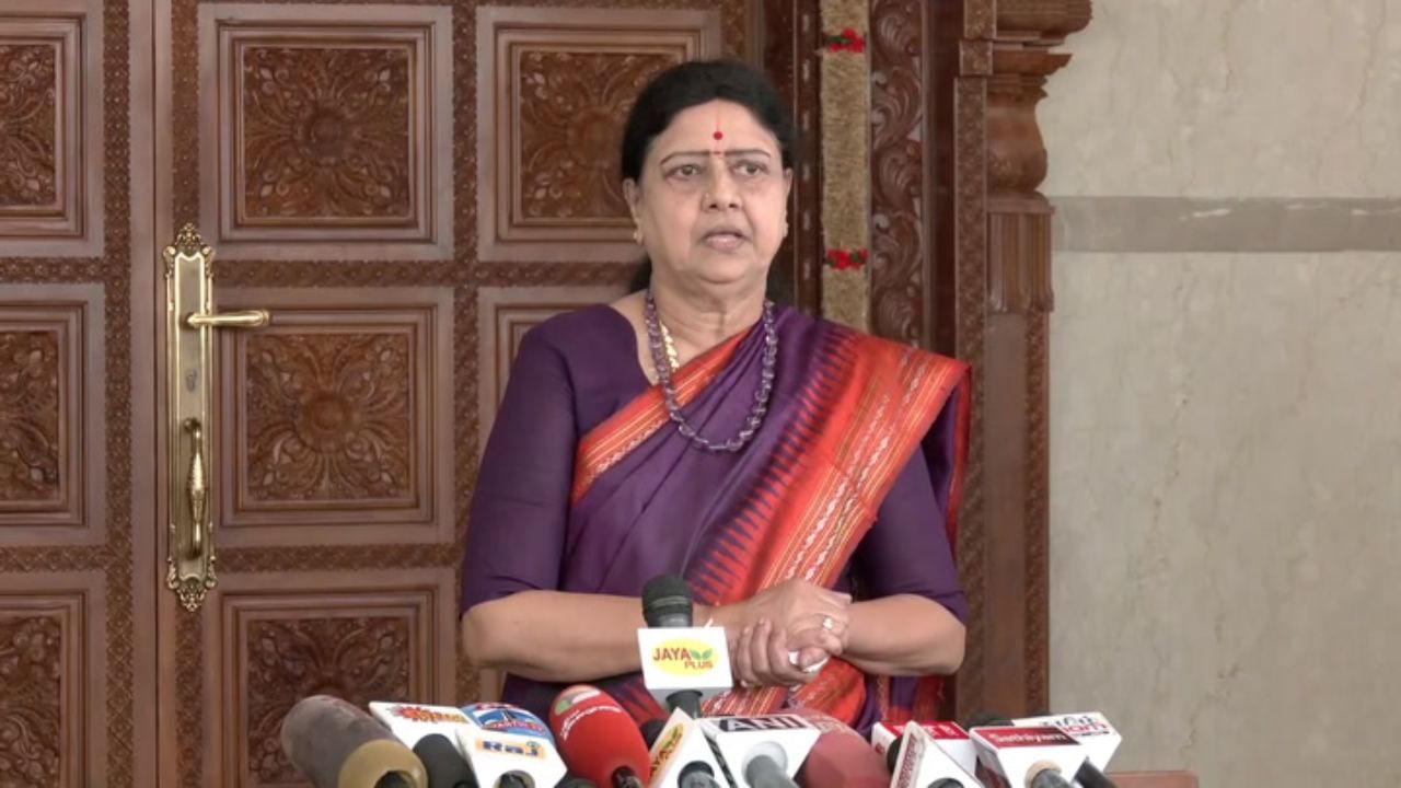 அம்மாவின் ஆட்சியை மீண்டும் கொண்டு வருவேன்.. நீண்ட நாட்களுக்குபின் சசிகலா பரபரப்பு!