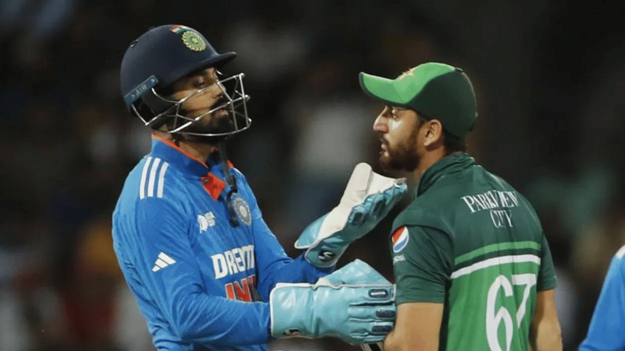 Asia Cup 2025 : இந்தியா - பாகிஸ்தான் மோதல்: வெல்லப்போவது யார் ? Asia Cup 2025 : இந்தியா - பாகிஸ்தான் மோதல்: வெல்லப்போவது யார் ?