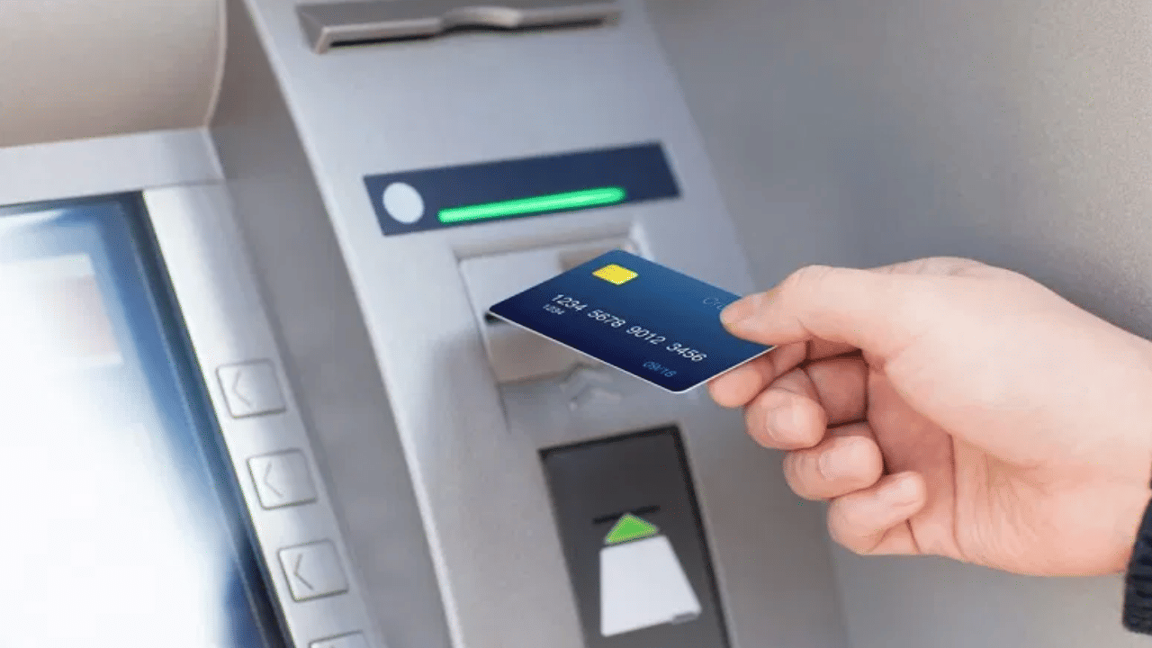 ATM: Cancel பட்டனை இரண்டு முறை அழுத்தினால் ஏடிஎம் பின்னிற்கு பாதுகாப்பா? உண்மை என்ன?