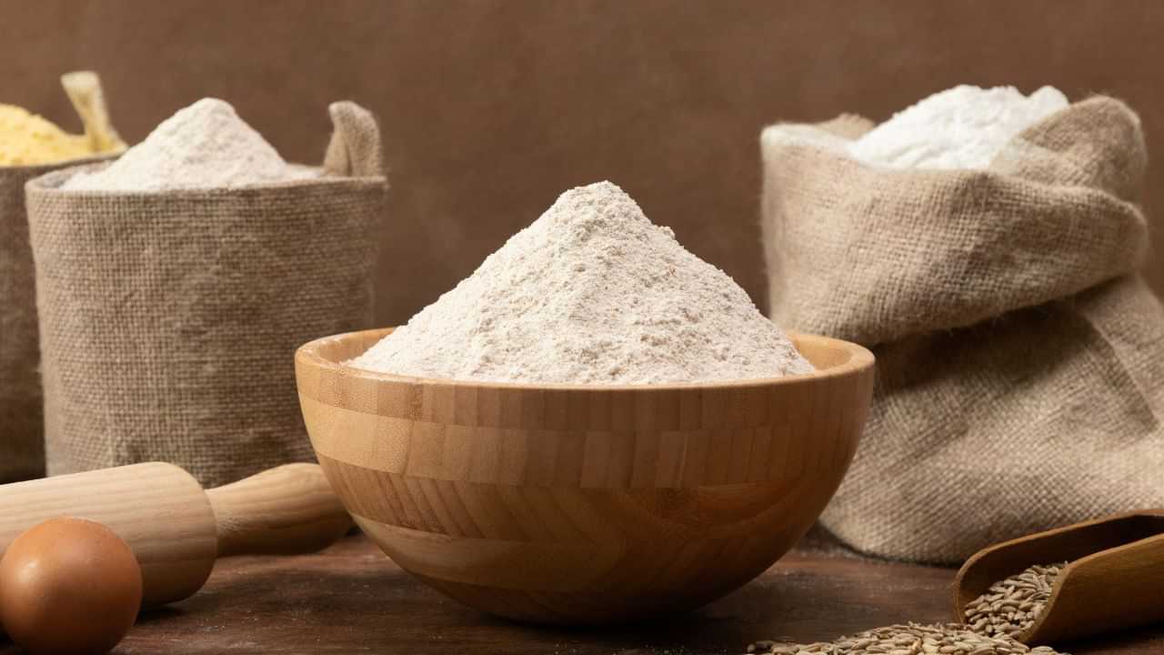 Flour Storage: கோதுமை மாவு எவ்வளவு நாட்கள் ப்ரஷாக இருக்கும்? கெட்டுப்போன மாவை எப்படி அடையாளம் காண்பது? Flour Storage: கோதுமை மாவு எவ்வளவு நாட்கள் ப்ரஷாக இருக்கும்? கெட்டுப்போன மாவை எப்படி அடையாளம் காண்பது?