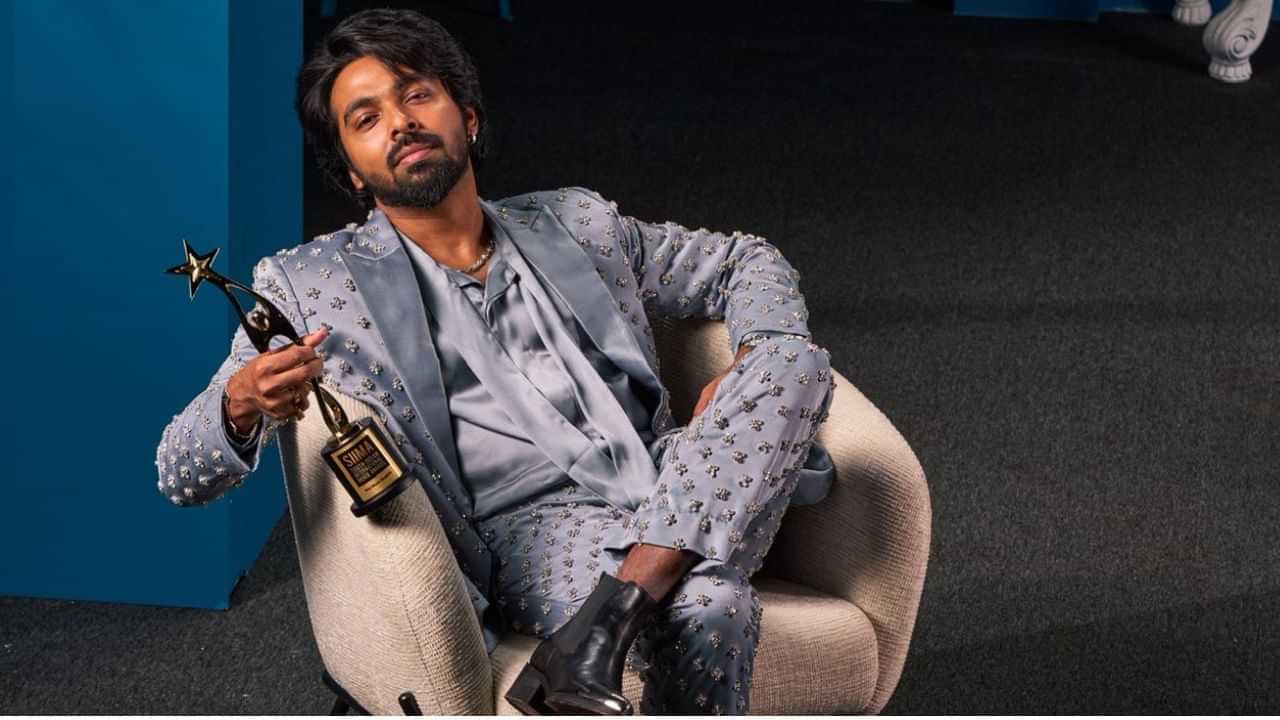 GV Prakash :  செம ஹேப்பியில் ஜி.வி.பிரகாஷ் குமார்.. தேடி வந்த இன்னொரு விருது! GV Prakash :  செம ஹேப்பியில் ஜி.வி.பிரகாஷ் குமார்.. தேடி வந்த இன்னொரு விருது!