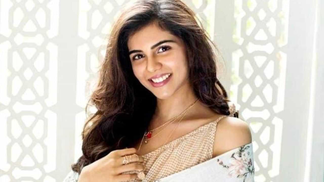 எனக்கு மிகவும் பிடித்த ஹீரோ அவர்தான் -  கல்யாணி பிரியதர்ஷன் சொன்னது யார் தெரியுமா? எனக்கு மிகவும் பிடித்த ஹீரோ அவர்தான் -  கல்யாணி பிரியதர்ஷன் சொன்னது யார் தெரியுமா?