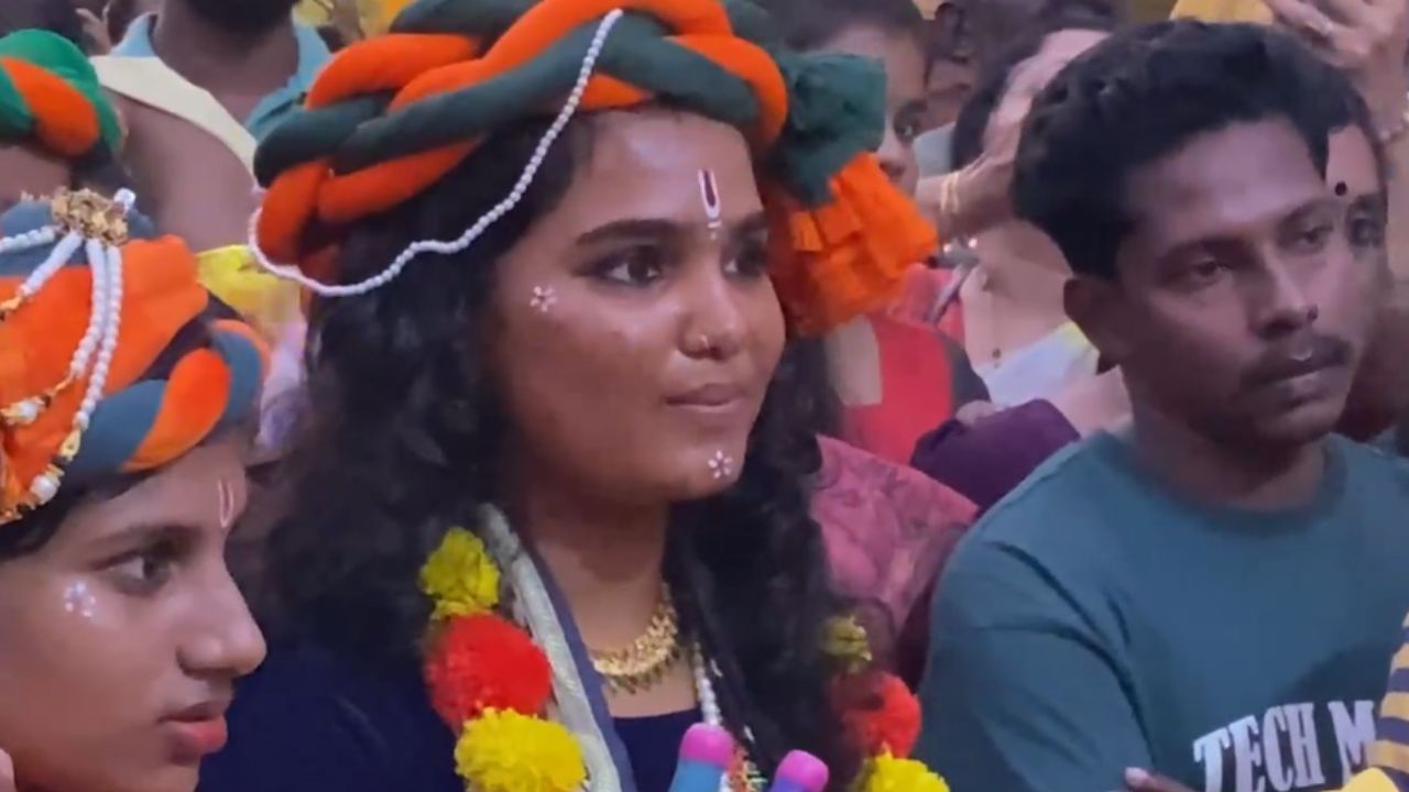 விதவிதமான கிருஷ்ணர்கள்.. கேரளாவில் கிருஷ்ண ஜெயந்தி கொண்டாட்டம்