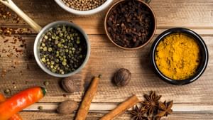Natural Pain Relief: வலி நிவாரணிக்கு மாற்று.. இயற்கை வலி நிவாரணமாக செயல்படும் 5 மசாலா பொருட்கள்!