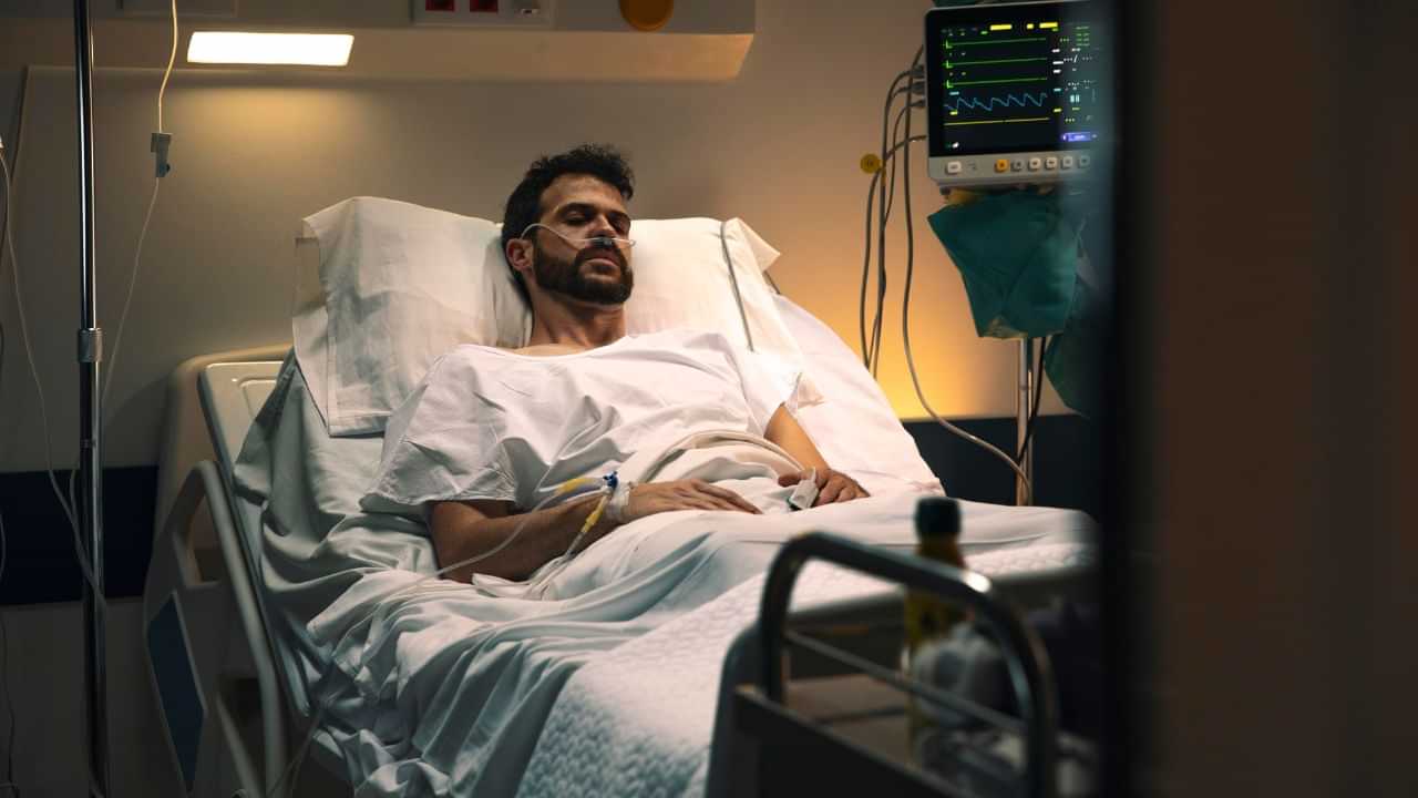 அறுவை சிகிச்சையின்போது நர்ஸ் உடன் உடலுறவு வைத்த மருத்துவர்.. நோயாளியை தவிக்க விட்ட கொடூரம்!