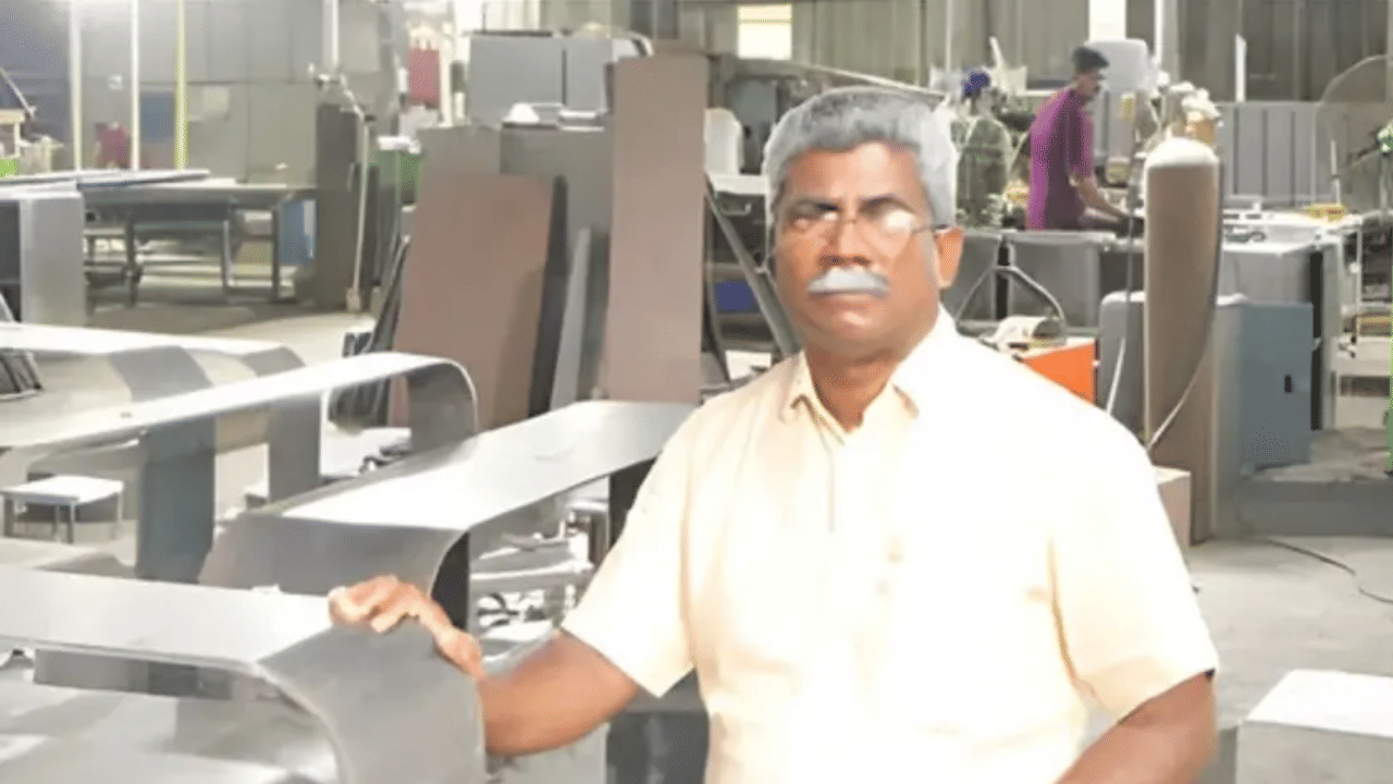 தொழிலில் தோல்வி, பறிபோன வீடு...  நம்பிக்கையுடன் ரூ.12 கோடி வருமானம் தரும் நிறுவனத்தை உருவாக்கிய ரகுநாதன்