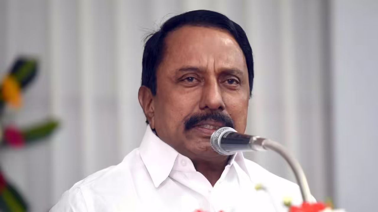 யாரையும் சந்திக்கவில்லை.. டெல்லி பயணம் குறித்து செங்கோட்டையன் விளக்கம்! யாரையும் சந்திக்கவில்லை.. டெல்லி பயணம் குறித்து செங்கோட்டையன் விளக்கம்!
