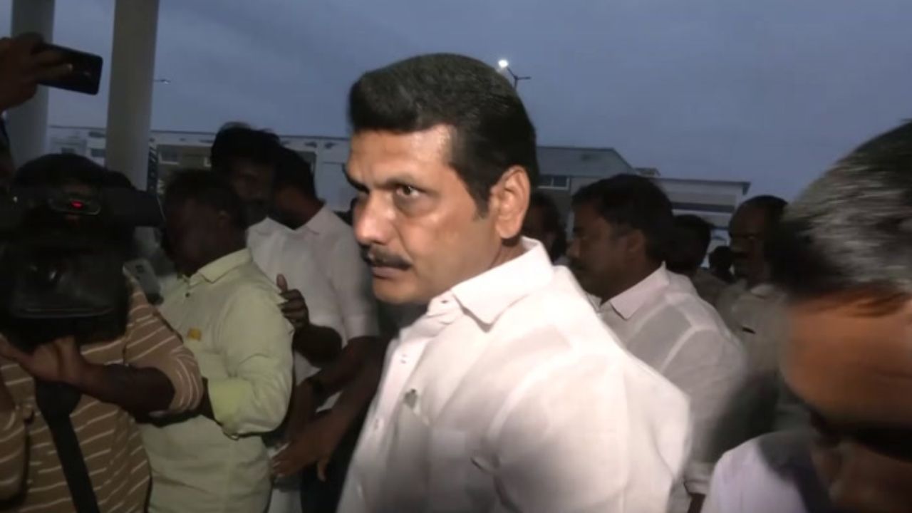 கரூர் சோகம்.. பாதிக்கப்பட்ட மக்களை நேரில் சந்தித்த செந்தில் பாலாஜி!