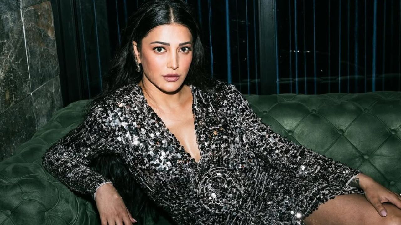 Shruti Haasan: மற்றவர்களை போல நானும் போனை அதிகம் பயன்படுத்துகிறேன்.. ஸ்ருதி ஹாசன் சொன்ன விஷயம்! Shruti Haasan: மற்றவர்களை போல நானும் போனை அதிகம் பயன்படுத்துகிறேன்.. ஸ்ருதி ஹாசன் சொன்ன விஷயம்!