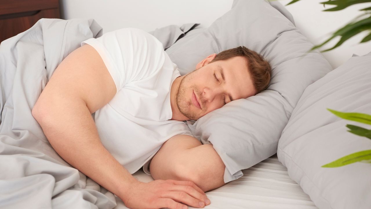 Sleeping Direction: இடதா..? வலதா..? எந்த பக்கம் தூங்குவது இதயத்திற்கு நல்லது..?