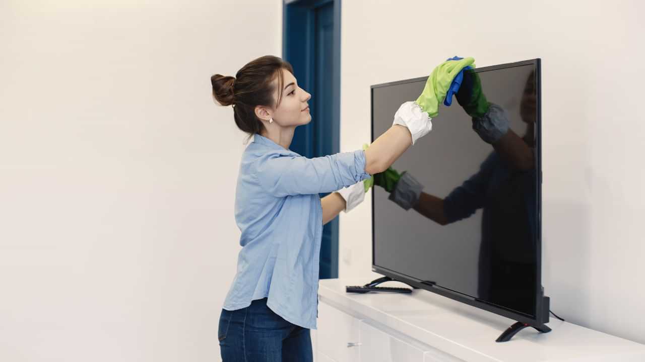 Smart TV Safety Tips: ஸ்மார்ட் டிவியை இப்படி ஸ்மார்ட்டாக யூஸ் பண்ணுங்க.. நீண்ட ஆண்டுகள் செலவு தராமல் சூப்பரா ஓடும்..! Smart TV Safety Tips: ஸ்மார்ட் டிவியை இப்படி ஸ்மார்ட்டாக யூஸ் பண்ணுங்க.. நீண்ட ஆண்டுகள் செலவு தராமல் சூப்பரா ஓடும்..!