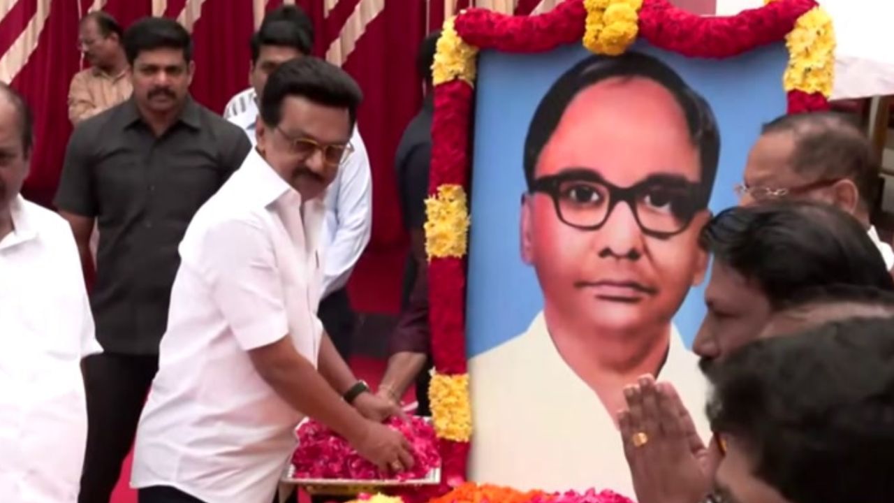 எஸ்.எஸ்.ராமசாமி படையாச்சியின் 108வது பிறந்தநாள்.. முதல்வர் ஸ்டாலின் மலர் தூவி மரியாதை!