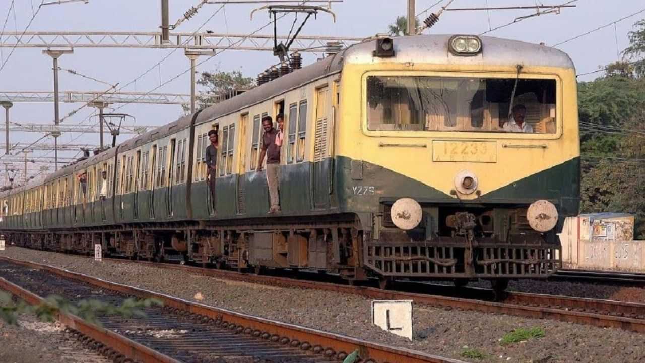 ஒழுக்கத்தை கடைபிடியுங்கள்.. சென்னை ரயில் பயணிகளுக்கு எச்சரிக்கை! ஒழுக்கத்தை கடைபிடியுங்கள்.. சென்னை ரயில் பயணிகளுக்கு எச்சரிக்கை!