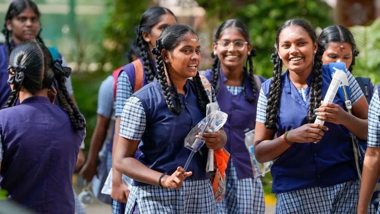 காலாண்டு தேர்வு… வினாத் தாள் முறையில் பெரிய மாற்றம்.. பள்ளிக்கல்வித்துறை அறிவிப்பு காலாண்டு தேர்வு… வினாத் தாள் முறையில் பெரிய மாற்றம்.. பள்ளிக்கல்வித்துறை அறிவிப்பு
