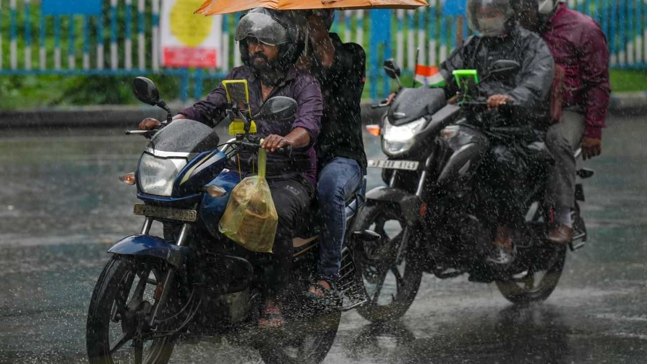 வெளுக்கப்போகுது... கனமழை லிஸ்டில் இந்த 7 மாவட்டங்கள்.. வானிலை மையம் கொடுத்த வெதர் அலெர்ட்! வெளுக்கப்போகுது... கனமழை லிஸ்டில் இந்த 7 மாவட்டங்கள்.. வானிலை மையம் கொடுத்த வெதர் அலெர்ட்!