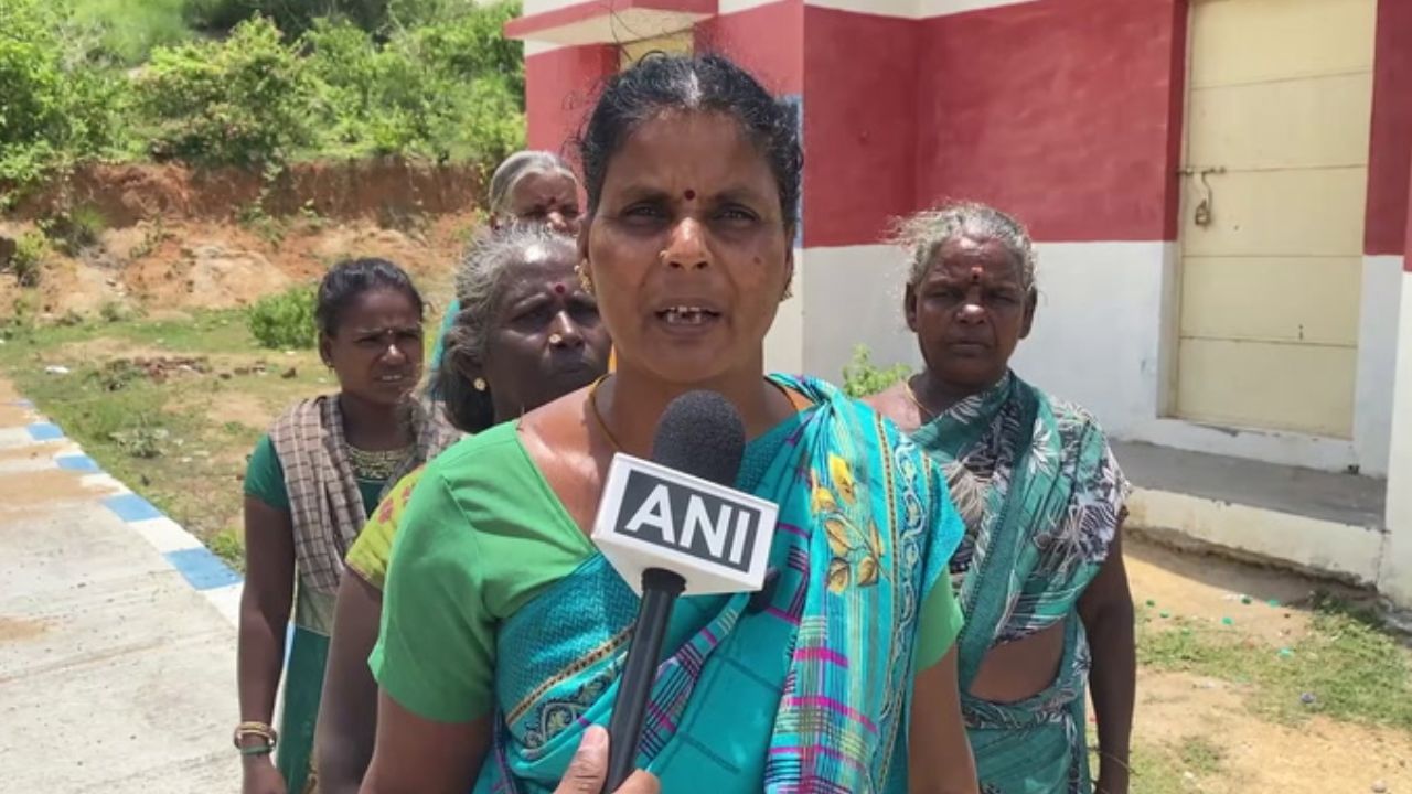 அடிப்படை வசதி தேவை.. பெர்ணாம்பட்டில் பழங்குடி மக்கள் கோரிக்கை!
