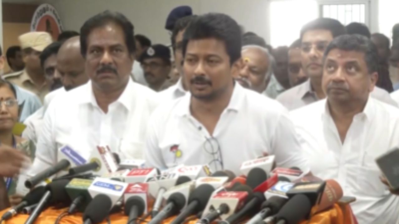 உலக கோப்பை ஜூனியர் ஹாக்கி போட்டி.. தமிழகத்தில் எப்போது? உதயநிதி பேட்டி! உலக கோப்பை ஜூனியர் ஹாக்கி போட்டி.. தமிழகத்தில் எப்போது? உதயநிதி பேட்டி!