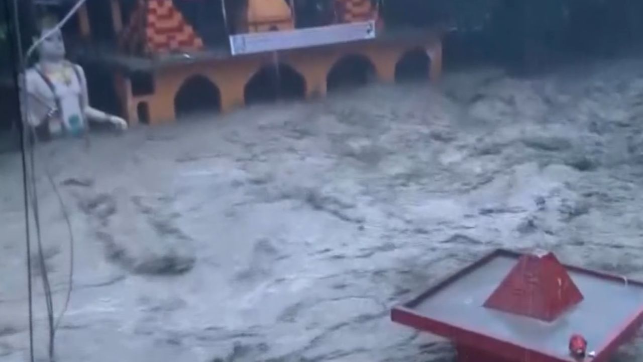 Uttarakhand Cloudburst : மேகவெடிப்பு கனமழை.. உத்தரகாண்டில் கொடூர வெள்ளம்!