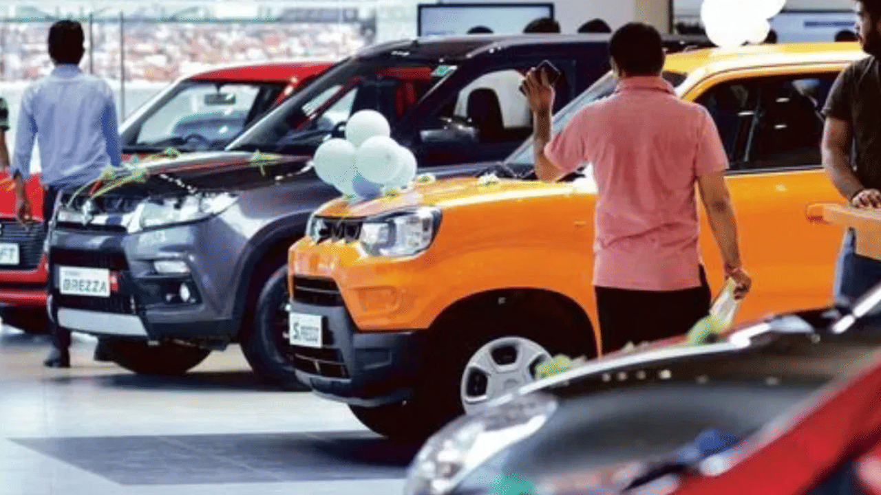 புதிய கார் டெலிவரி செய்யும் போது விபத்து நடந்தால் யார் இழப்பீடு தருவார்கள்? புதிய கார் டெலிவரி செய்யும் போது விபத்து நடந்தால் யார் இழப்பீடு தருவார்கள்?