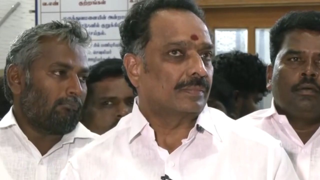 கரூர் விபத்தின்போது ஆம்புலன்ஸ் சர்ச்சை.. விஜயபாஸ்கர் விளக்கம்