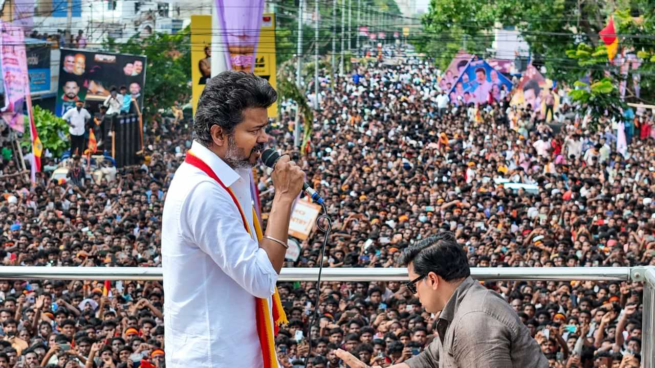 சென்னையில் த.வெ.க தலைவர் விஜய் பிரச்சாரம்.. அனுமதி கோரி ஆணையரிடம் மனு.. சென்னையில் த.வெ.க தலைவர் விஜய் பிரச்சாரம்.. அனுமதி கோரி ஆணையரிடம் மனு..